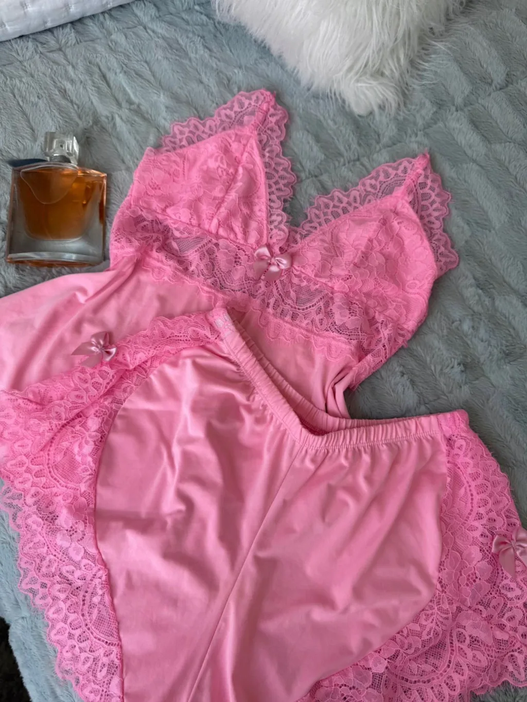 Renda paris rosa hera